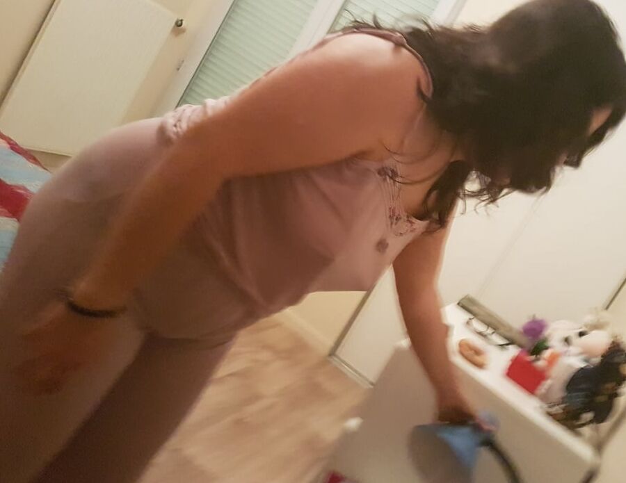 Voyeur Braless mother