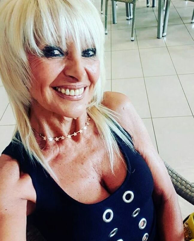 + REAL GILF ITALY AUNTY