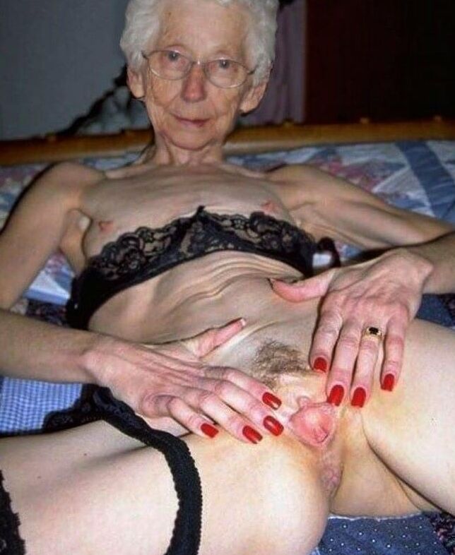 Granny Spreads Her Cunt For You -