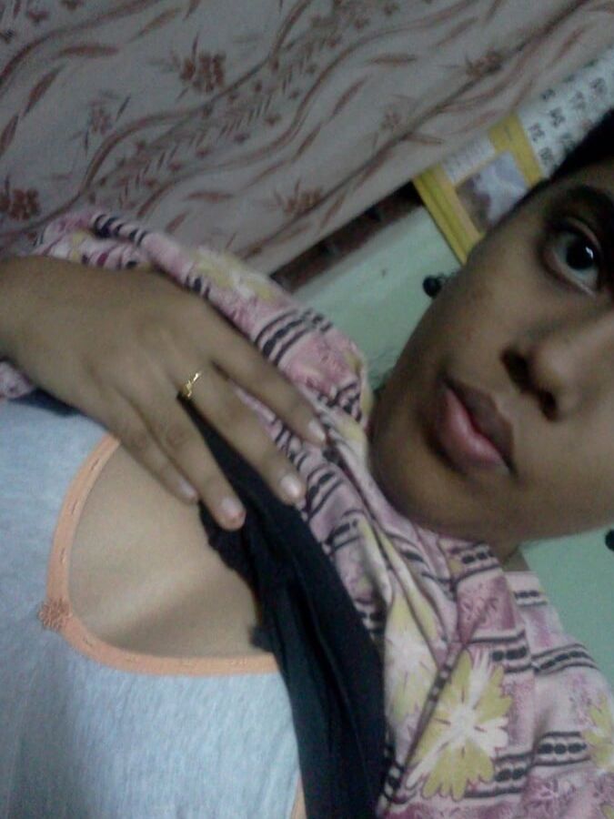 Tamil Aunty Keerthana