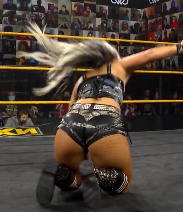 WWE Toni Storm PAWG Fickarsch