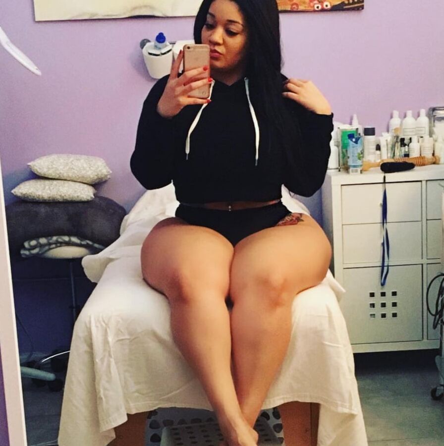 Curvy Redbone