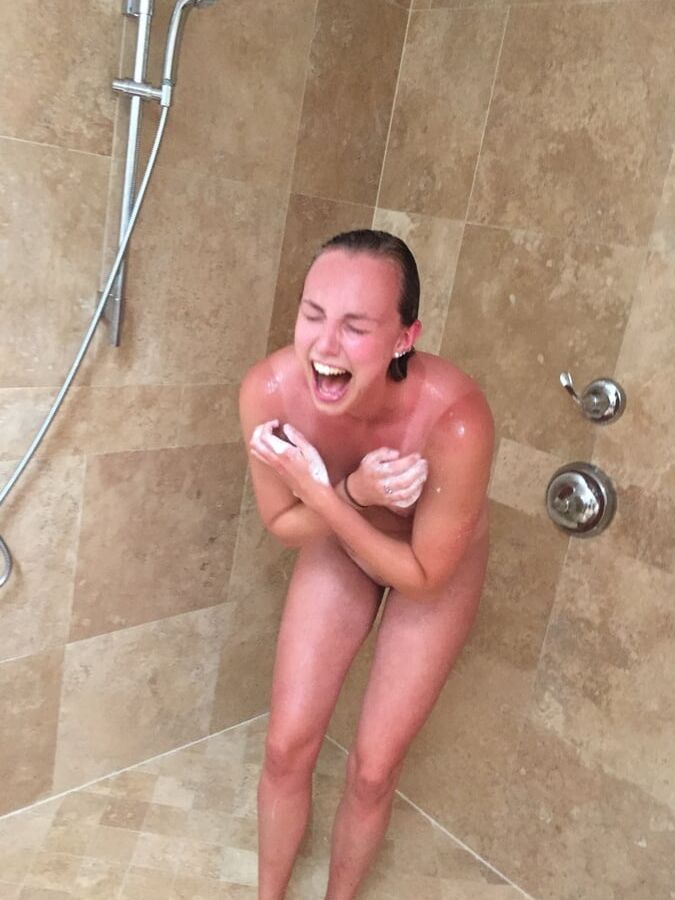 Hot woman in the Tub (with friend)