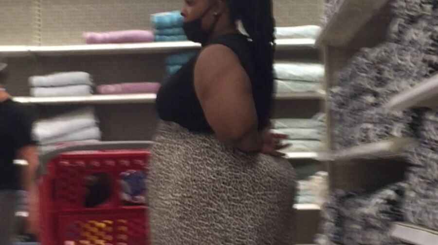 UNREALISTIC SSBBW MILF