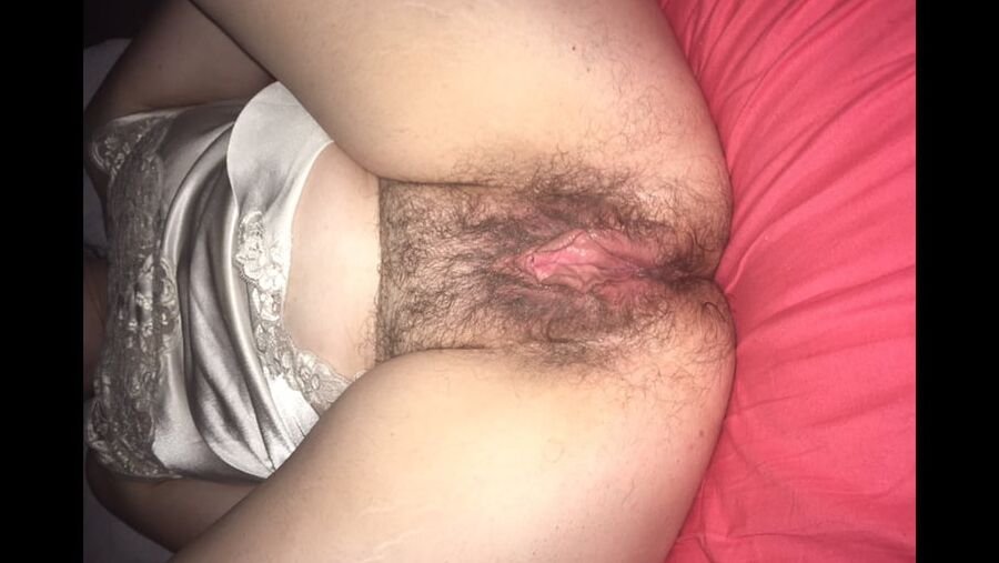 ma femme les cuisses ouverte prete a se faire baiser