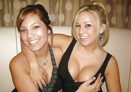 nylonfootlover multiple women gallery