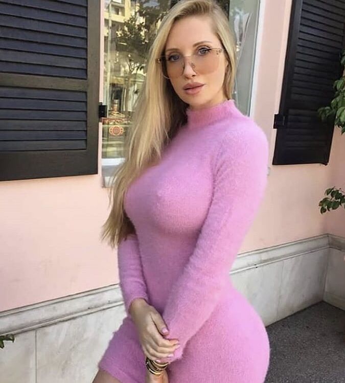 Premium Braless Babes
