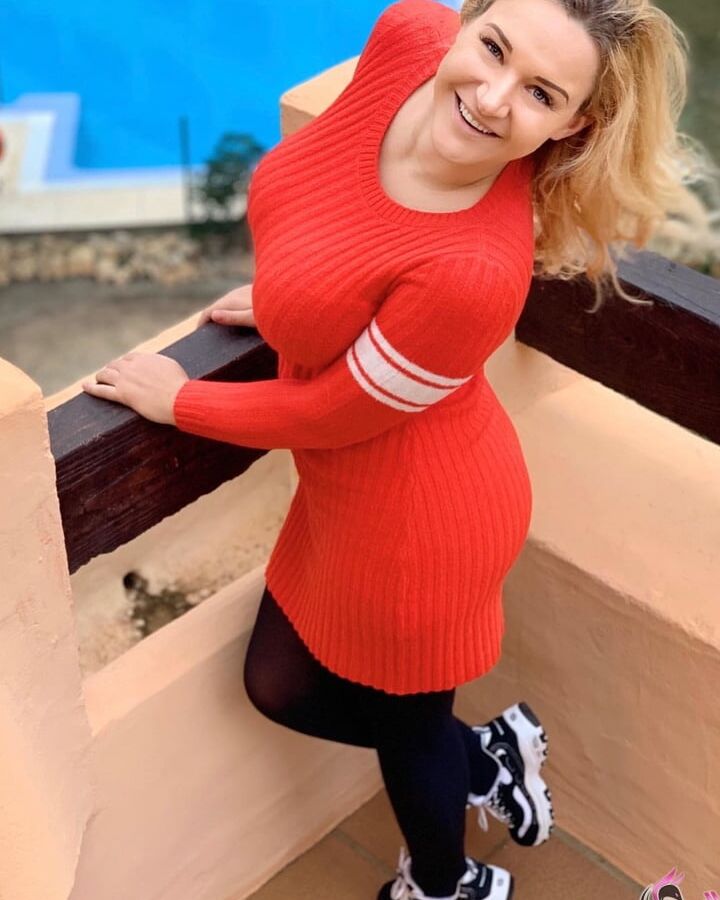 Blonde Bimbo Dolly Fox