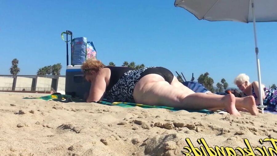 Ultimate BBW GRANNY with huge ass and thighs!! Part.