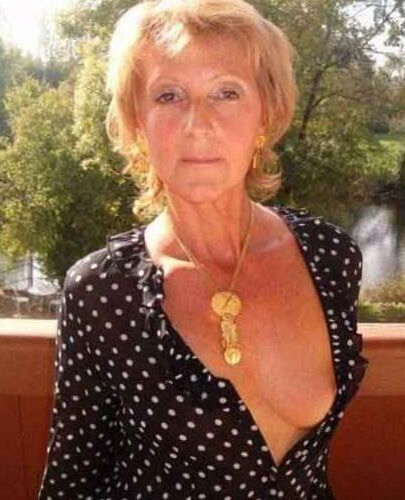 Stunning mature wives !