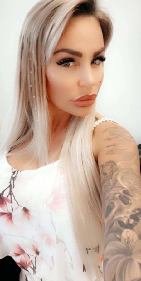 Plastikpuppe Gina-Lisa