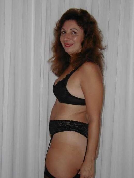 Mature woman in black lingerie