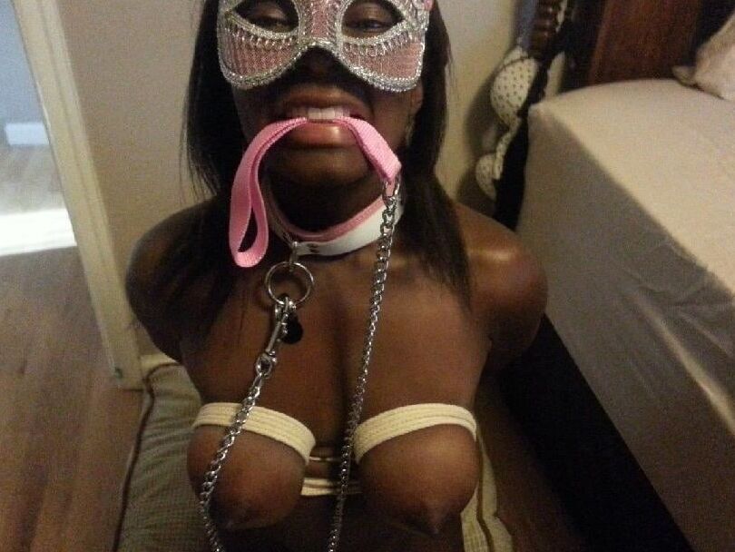 Fetish collar and leash