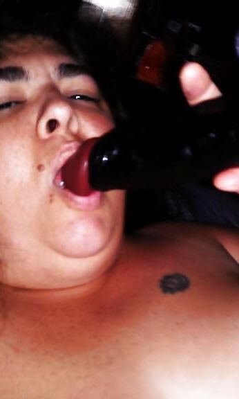 BBW-Frau spielt draußen und drinnen