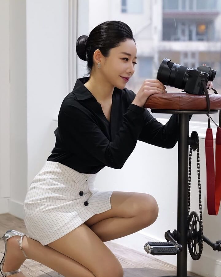 Asians in nylons -