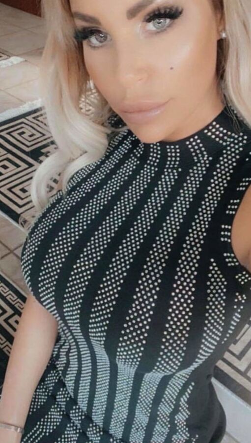 Plastikpuppe Gina-Lisa