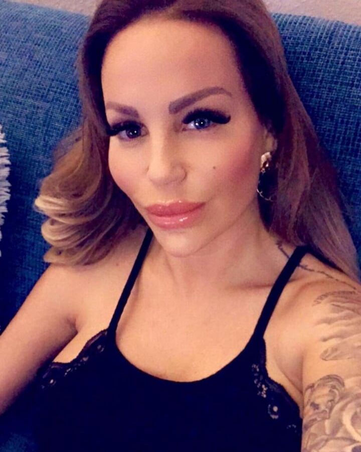 Plastikpuppe Gina-Lisa