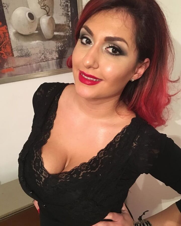 Serbian hot chuby girl big natural tits Marija Mitrovic