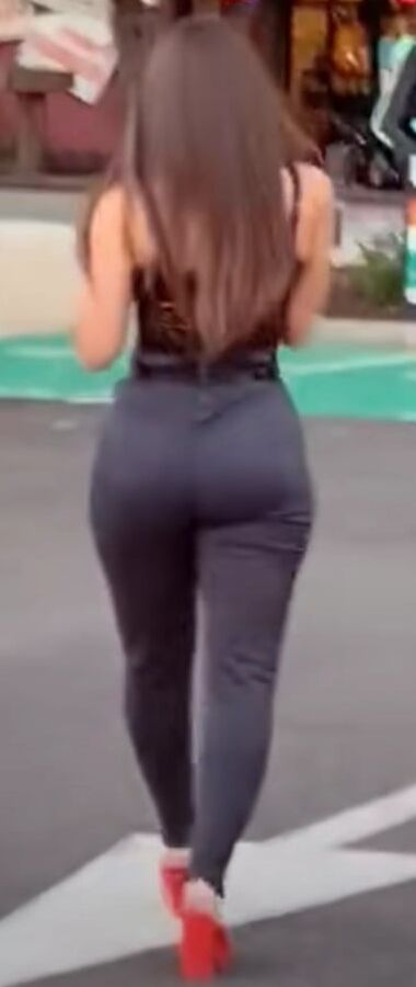 Big ass sisters on tik tok thin waist