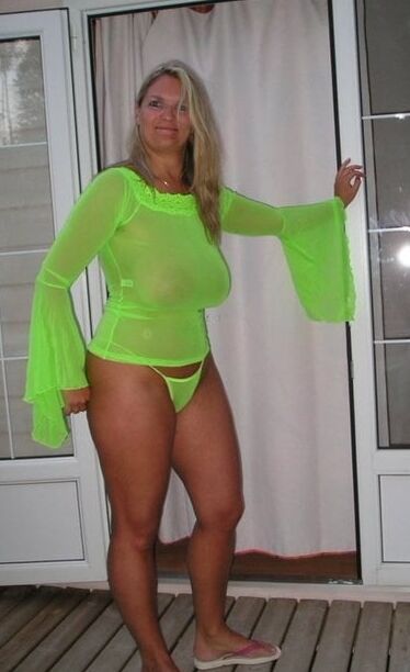Milfs in bikinis