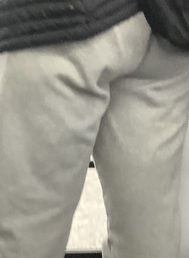 Loose fitting pants (ass)