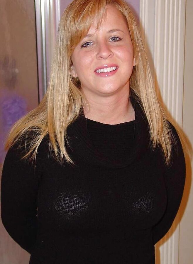 Sexy wife Melanie (not mine)