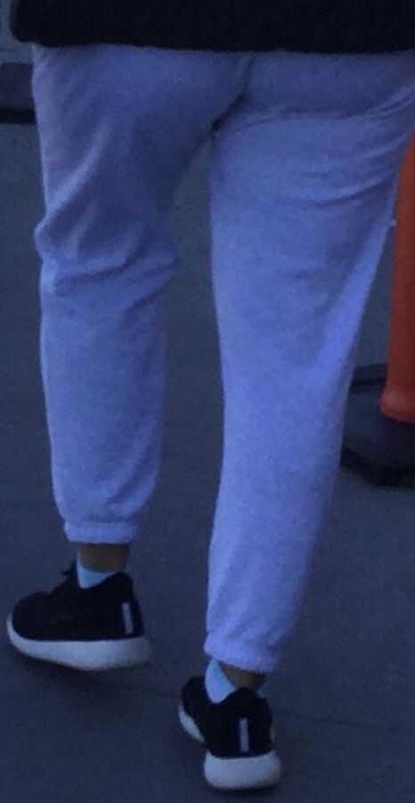 Loose fitting pants (ass)