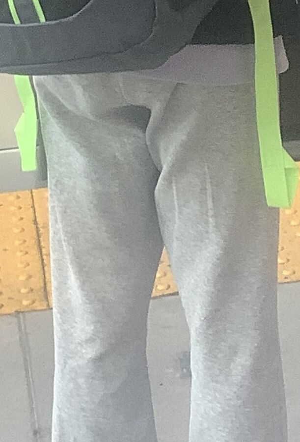 Loose fitting pants (ass)