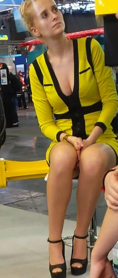 sexy hotesse sexy boobs mini skirt high heels hot ass