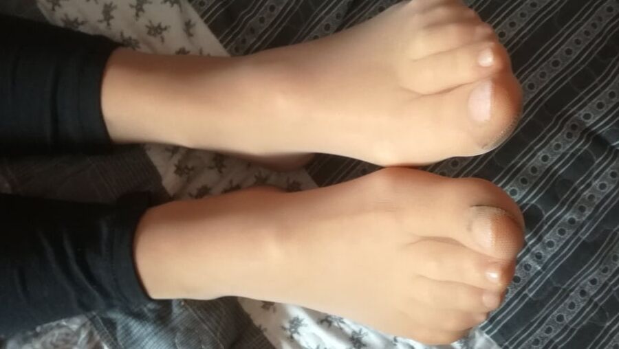 Feet legs Little Ass