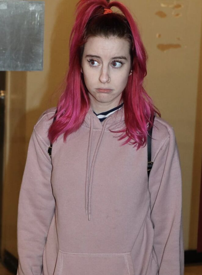 How would you fuck slut Carly Incontro