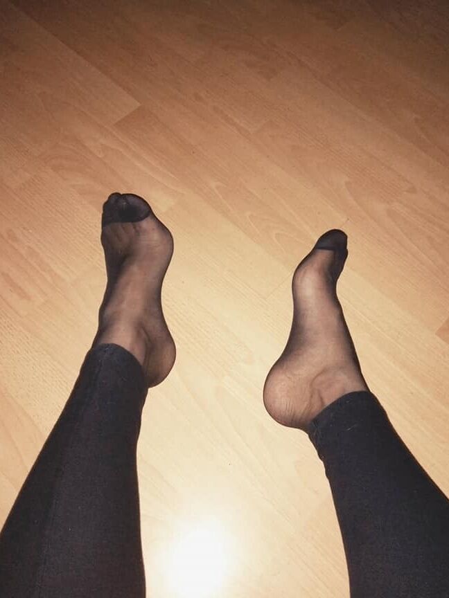 Feet legs Little Ass