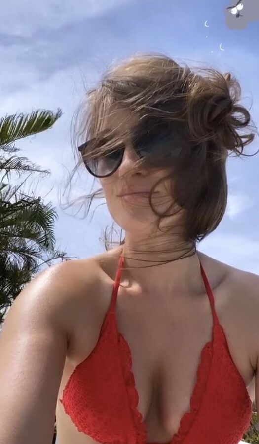 I want to cum on Jenna Ezarik