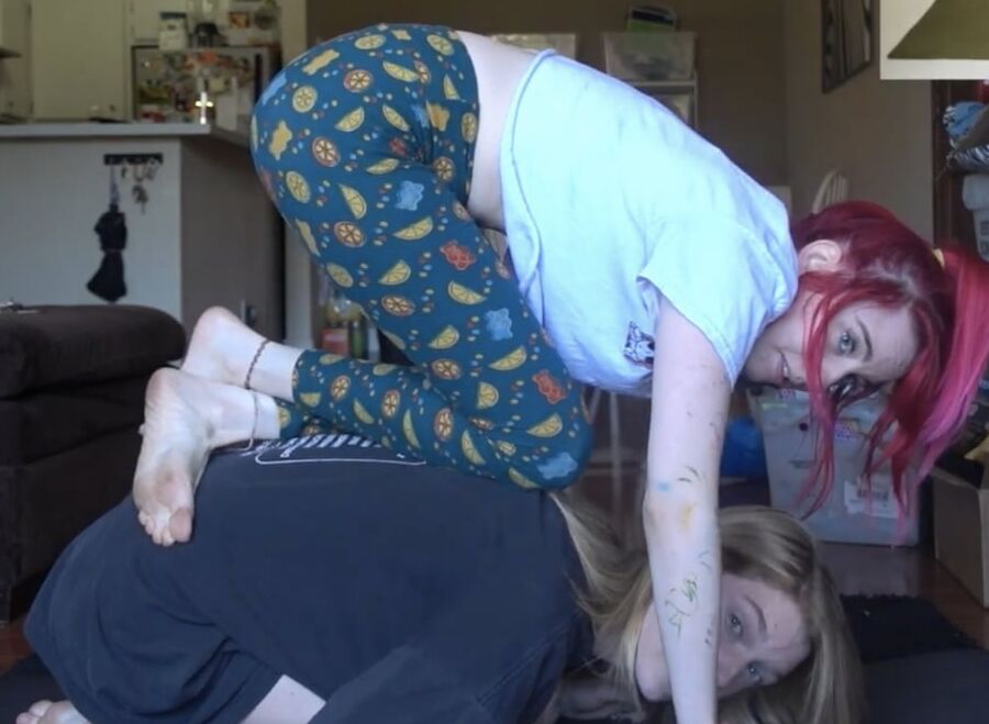 How would you fuck slut Carly Incontro