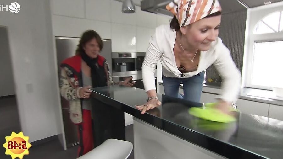 Marlene laesst tief blicken