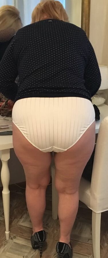 Pushuna in panties