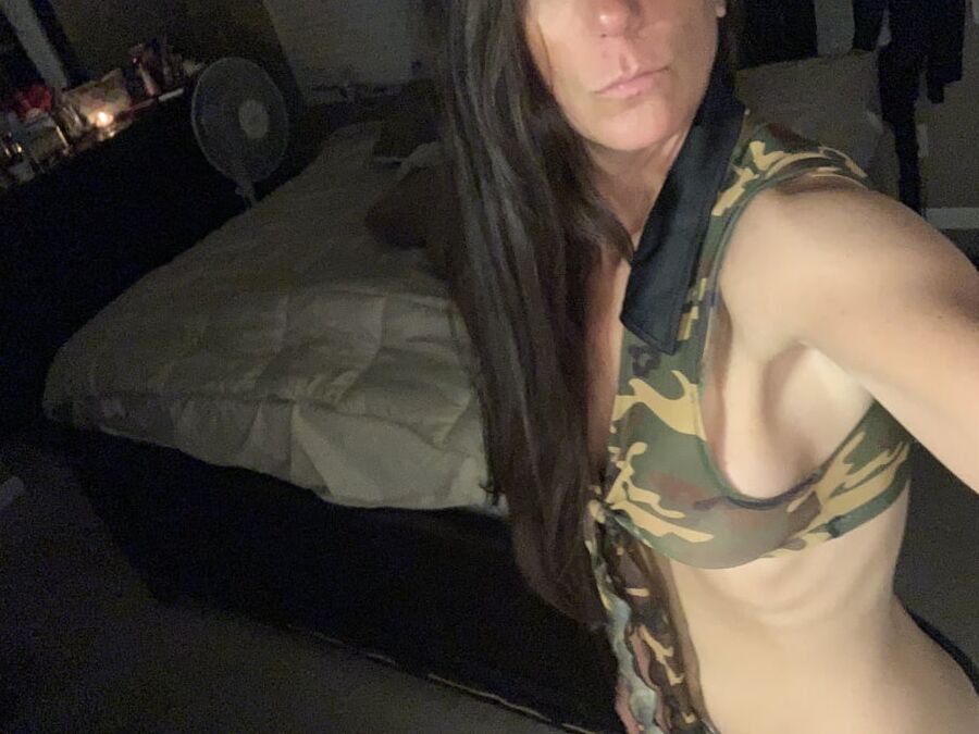A Devildog always loves a sexy camo fucktoy
