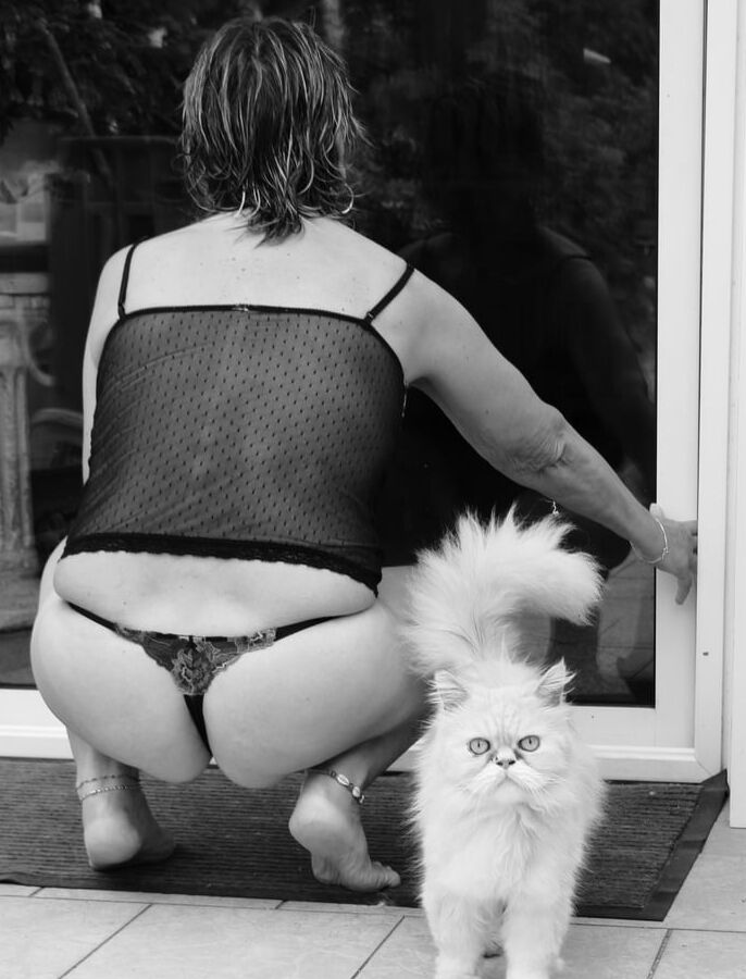 EROTIC GIRL
