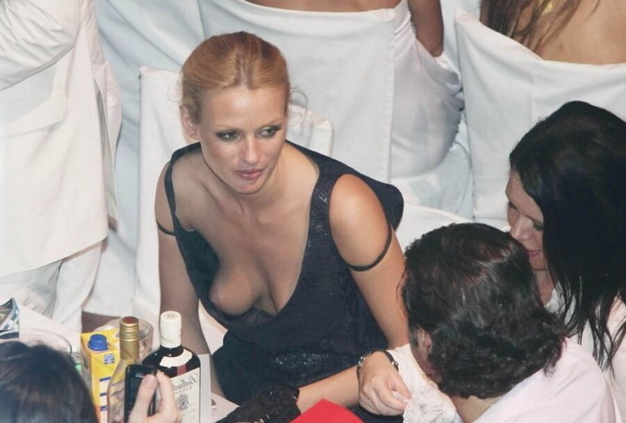 Exposed Tits