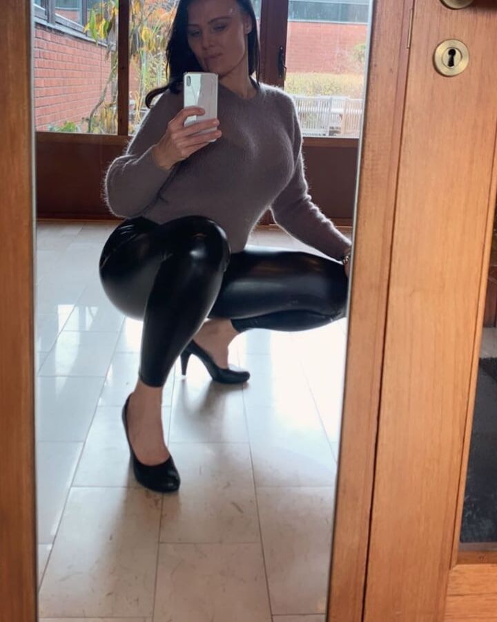 My Sexy Middle Aged Neighbours Wife