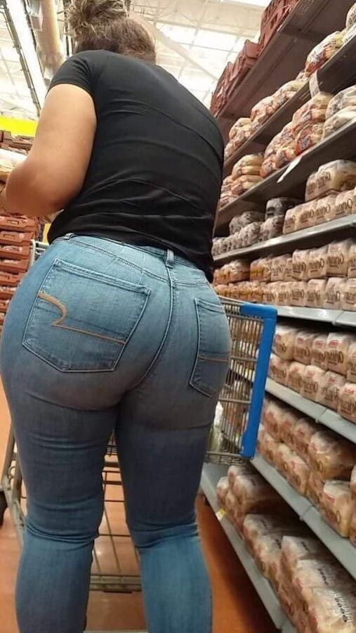 public ass and vouyer