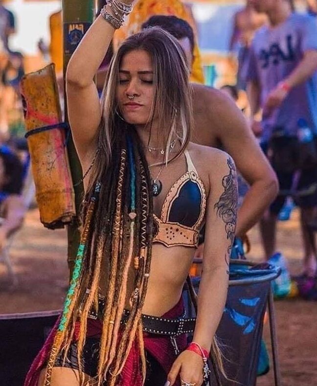 WANT TO BE WITH THIS TYPE GIRL!
