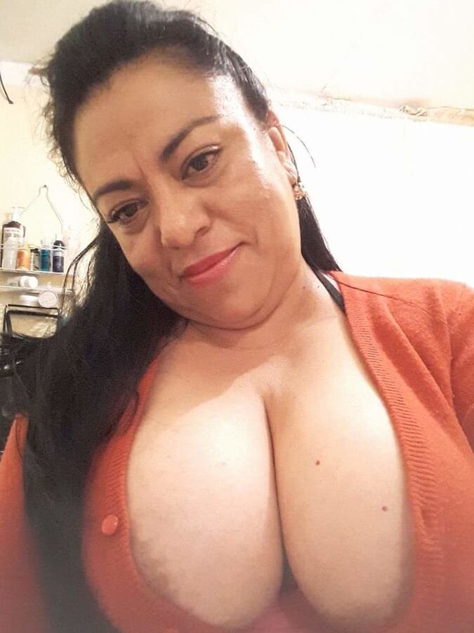 Whats her name? Got anymore pics