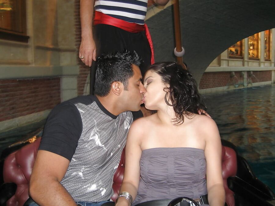 Clean shave pussy desi wife on honeymoon()