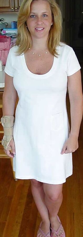 Sexy wife Melanie (not mine)