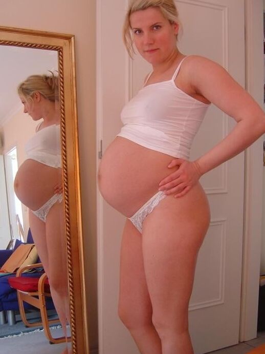 blonde pregnant nude