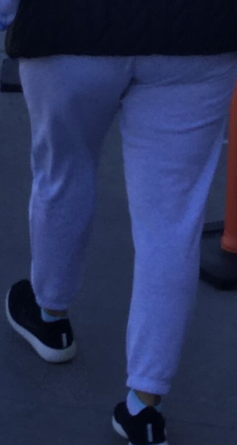 Loose fitting pants (ass)