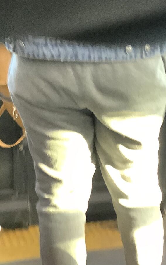 Loose fitting pants (ass)