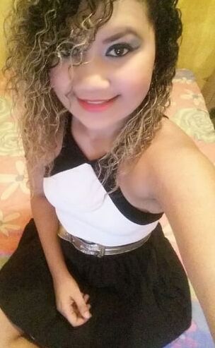 SORRIDENTE GATINHA E SAFADA VAZOU EM NUDES PICANTES