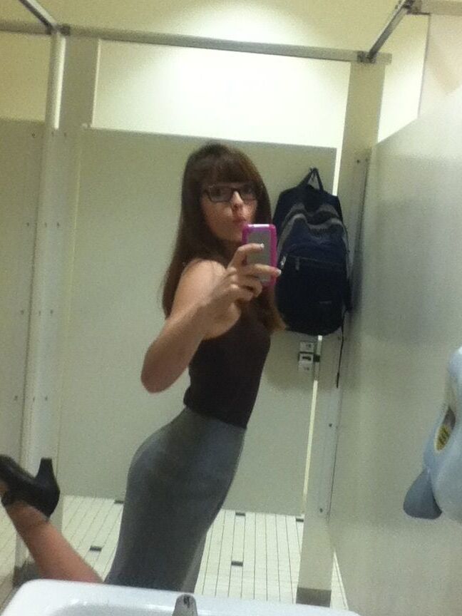 Nice geek with small tites